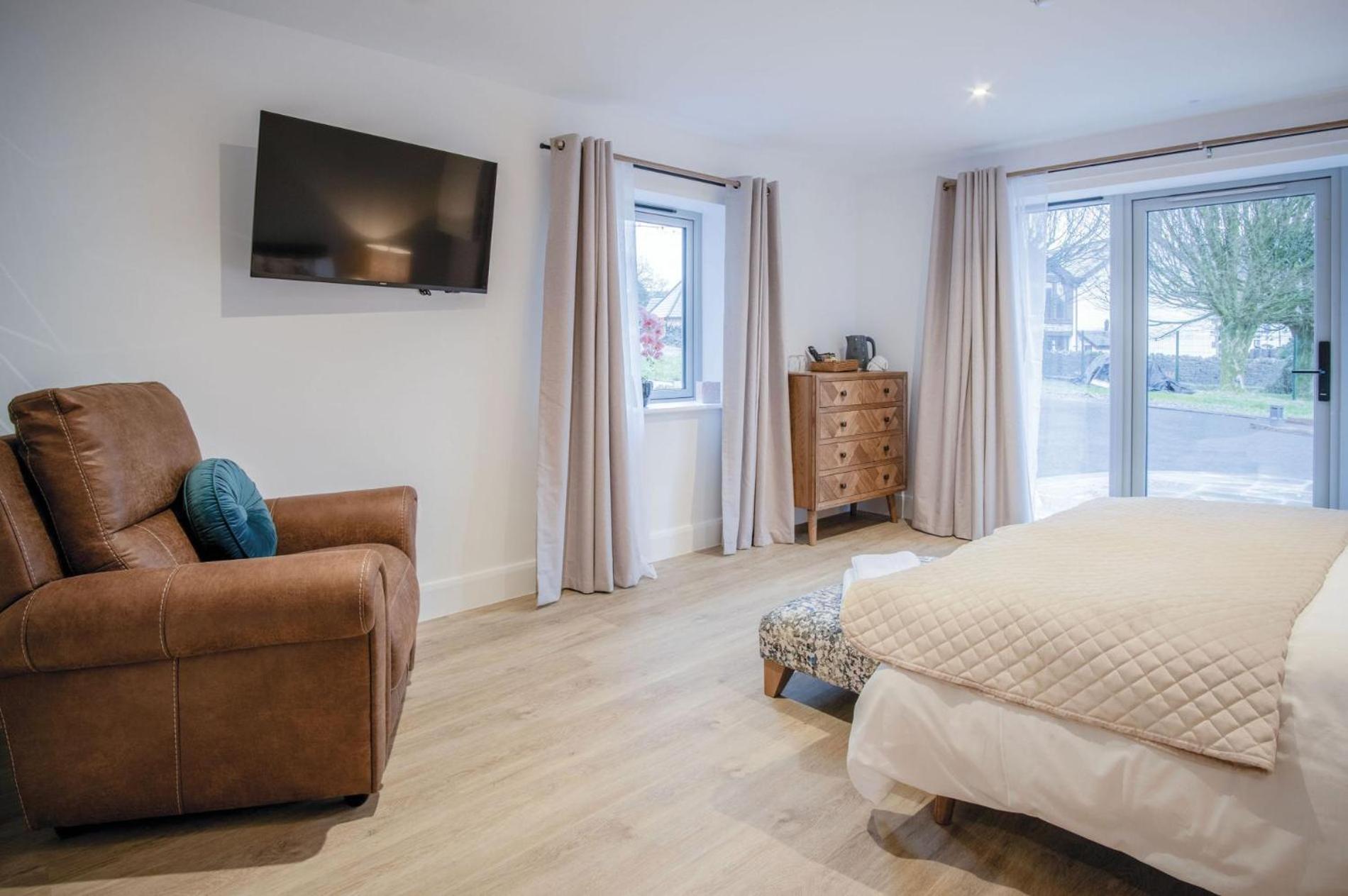 Suite 1 - Sleeping Giant Hotel - Pen Y Cae Inn Brecon Esterno foto