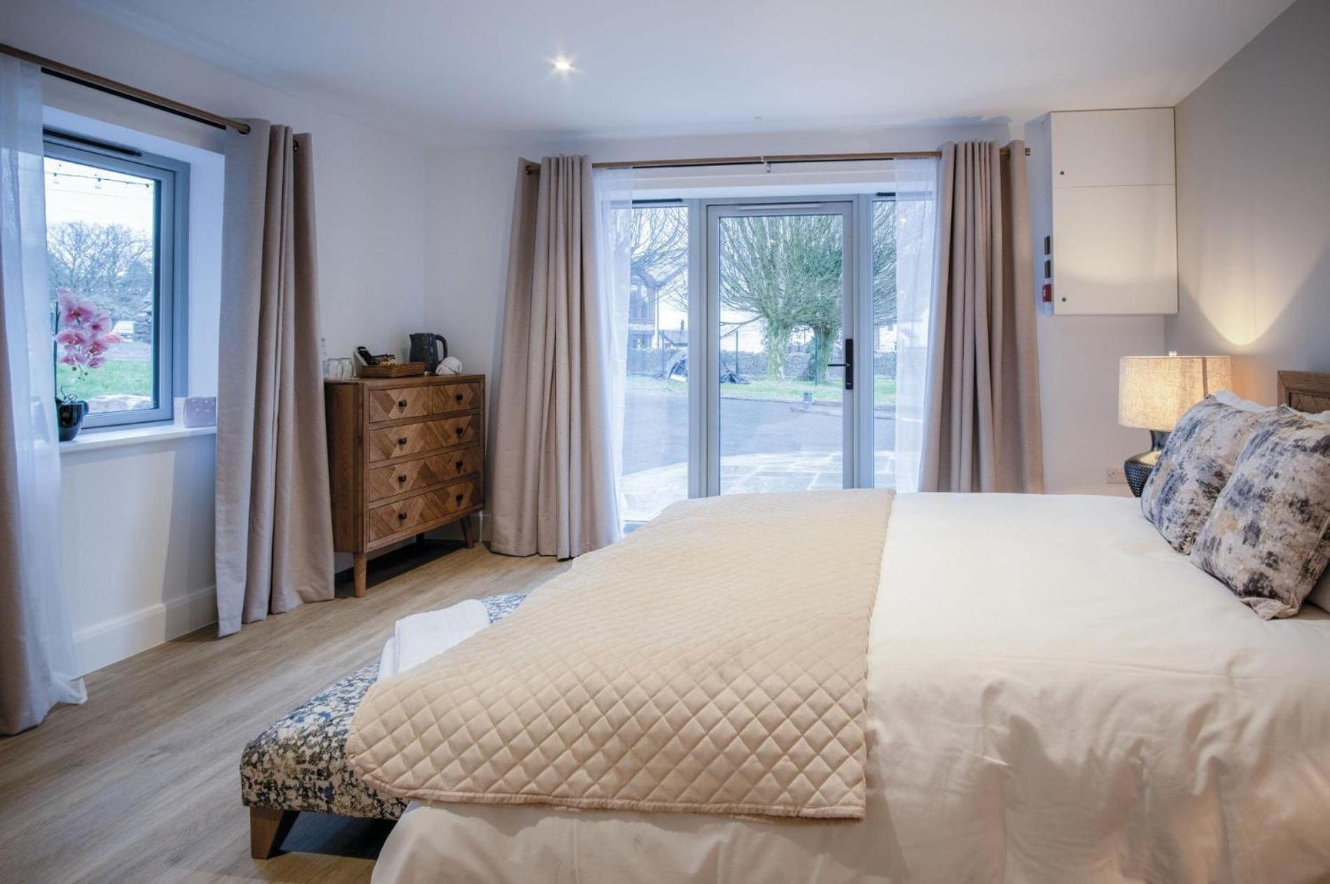 Suite 1 - Sleeping Giant Hotel - Pen Y Cae Inn Brecon Esterno foto