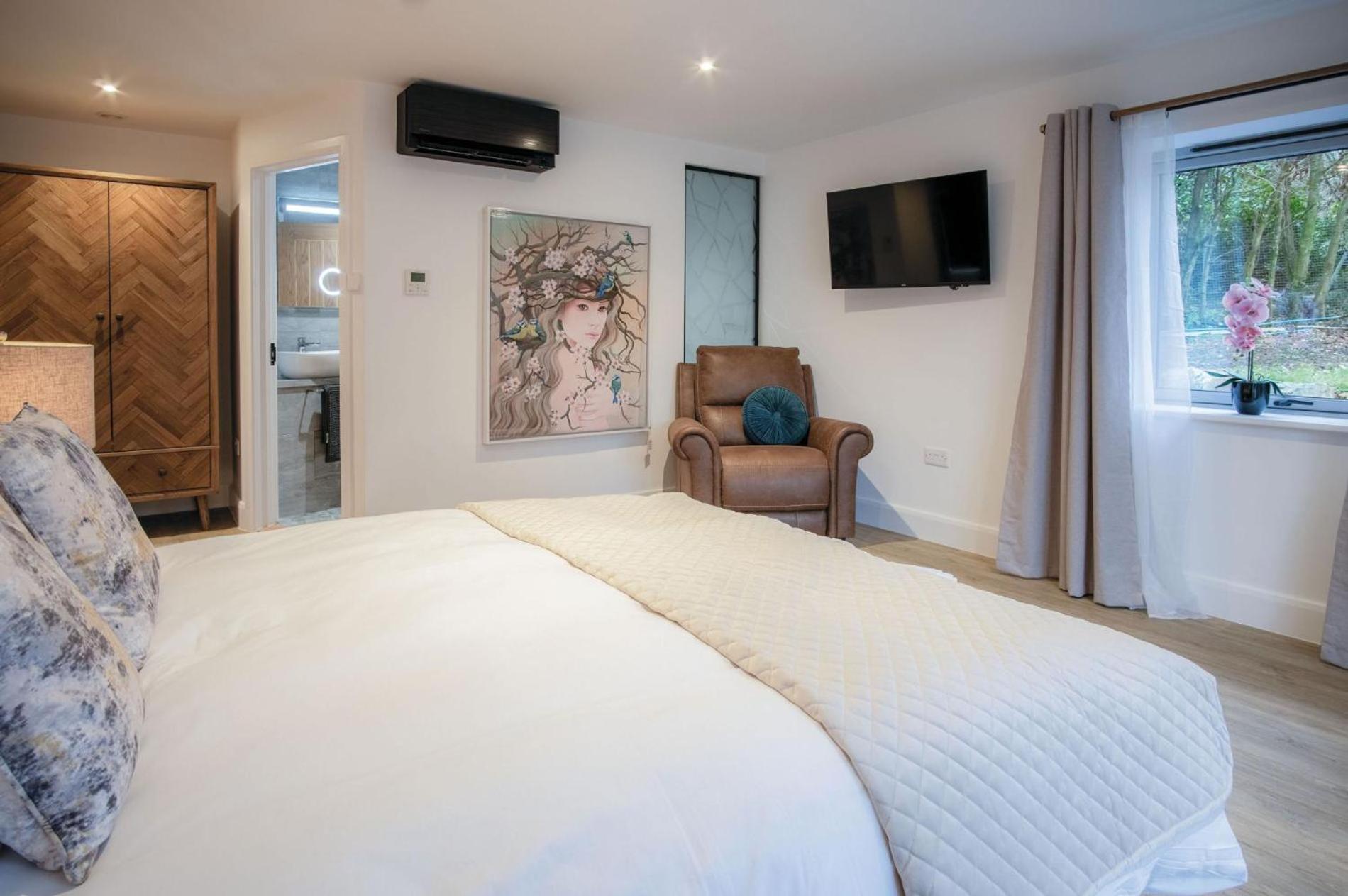 Suite 1 - Sleeping Giant Hotel - Pen Y Cae Inn Brecon Esterno foto